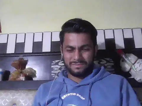 ursdreamperson online show from December 15, 2025, 4:02 pm