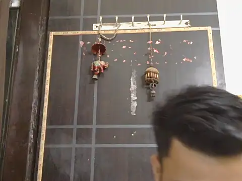 ursdreamperson online show from April 25, 2026, 3:31 am