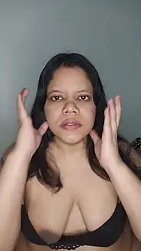 Maymoonx online show from May 14, 2026, 5:37 am