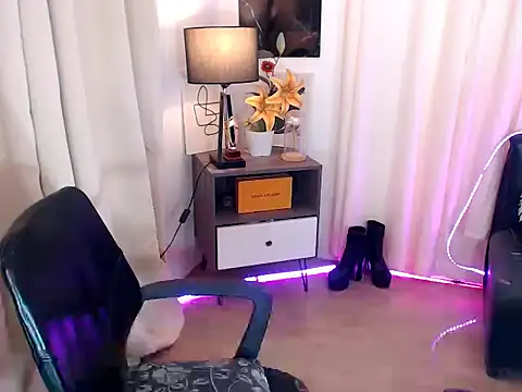 Snapshot of The_Fucking_Dolls chatting on November 26, 2025, 9:31 am The Fucking Dolls online show from November 26, 2025, 9:31 am