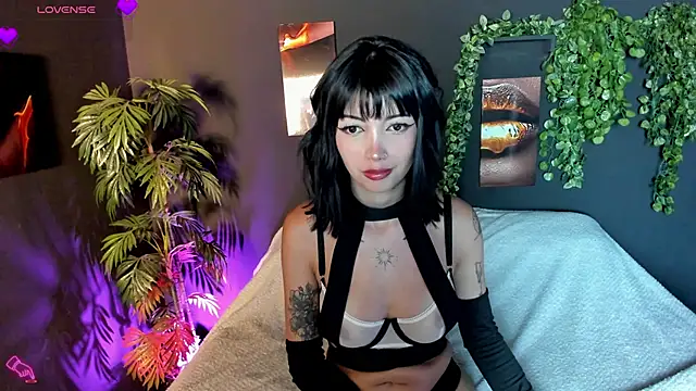 Snapshot of Evelyn_Russoo chatting on September 20, 2025, 2:00 pm Evelyn Russoo online show from September 20, 2025, 2:00 pm