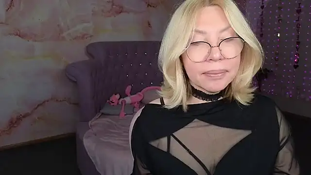 Snapshot of Wendy_Waves chatting on September 13, 2025, 10:59 am Wendy Waves online show from September 13, 2025, 10:59 am