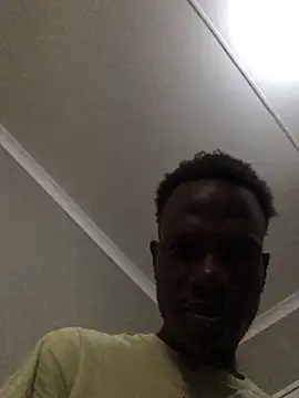 Snapshot of cuminsidebby chatting on December 4, 2025, 4:33 am cuminsidebby online show from December 4, 2025, 4:33 am