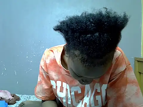 Sweetlanah online show from October 3, 2025, 8:21 pm