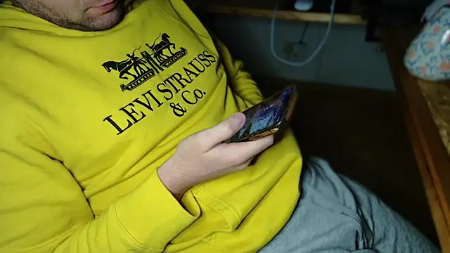 Snapshot of BenReich chatting on November 20, 2025, 7:58 pm BenReich online show from November 20, 2025, 7:58 pm