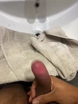 youyou933 online show from October 26, 2025, 8:26 am