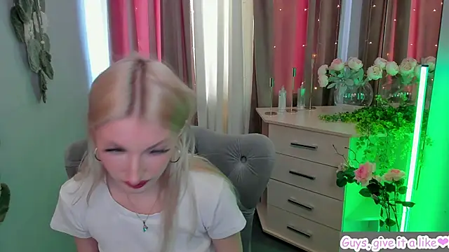 Sarrah blush online show from September 25, 2025, 8:20 am