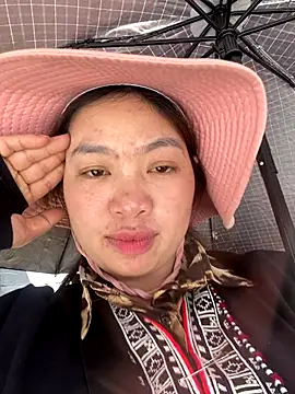 Snapshot of Nhung584 chatting on October 27, 2025, 5:30 am Nhung584 online show from October 27, 2025, 5:30 am