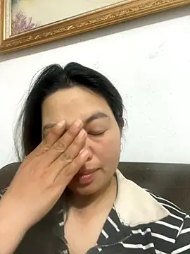 Snapshot of Nhung584 chatting on November 1, 2025, 1:38 pm Nhung584 online show from November 1, 2025, 1:38 pm