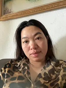 Snapshot of Nhung584 chatting on October 26, 2025, 12:55 am Nhung584 online show from October 26, 2025, 12:55 am