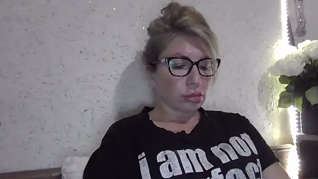 Snapshot of fox_red_lady7 chatting on January 31, 2026, 9:46 pm fox red lady7 online show from January 31, 2026, 9:46 pm