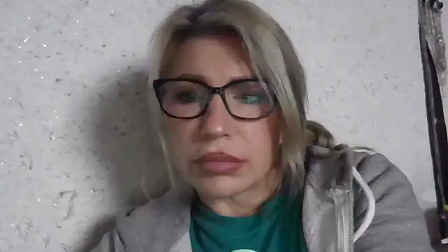 Snapshot of fox_red_lady7 chatting on February 8, 2026, 9:29 am fox red lady7 online show from February 8, 2026, 9:29 am