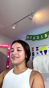 Snapshot of LUNAA___ chatting on July 10, 2026, 3:28 am LUNAA online show from July 10, 2026, 3:28 am