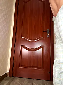 sonwmelt1 online show from October 4, 2025, 1:23 pm