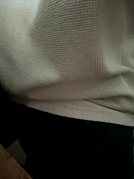 sonwmelt1 online show from October 3, 2025, 6:48 am