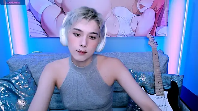 SophieAsh online show from November 23, 2025, 3:00 pm