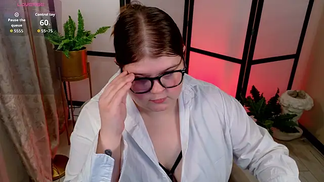 Snapshot of Mia_Ray chatting on November 14, 2025, 5:27 pm Mia Ray online show from November 14, 2025, 5:27 pm