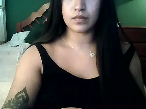 FallsForHerSmile online show from March 18, 2026, 7:26 pm