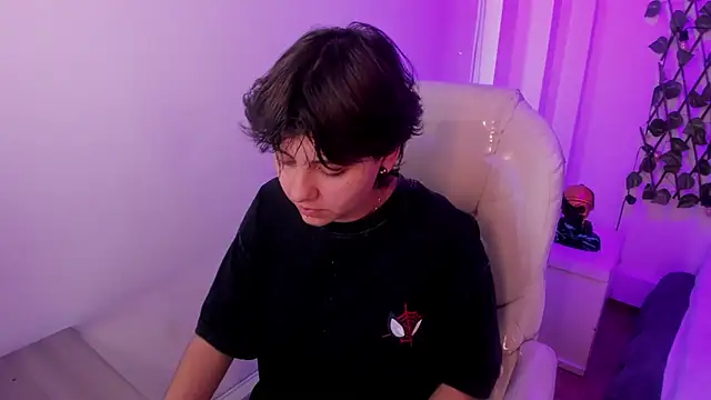 Nathaly ds online show from February 3, 2026, 7:08 pm