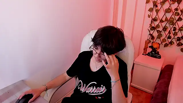 Nathaly ds online show from December 13, 2025, 8:04 pm