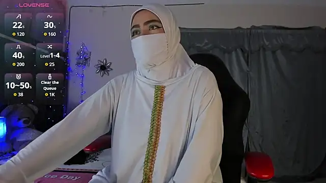 Snapshot of MarianFadel chatting on September 30, 2025, 12:33 pm MarianFadel online show from September 30, 2025, 12:33 pm