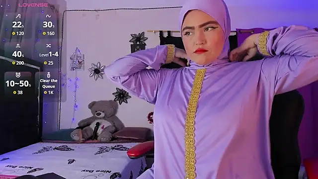 Snapshot of MarianFadel chatting on October 17, 2025, 12:40 pm MarianFadel online show from October 17, 2025, 12:40 pm