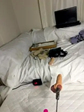 Ozge-SluttyScream69 online show from November 24, 2025, 11:27 pm