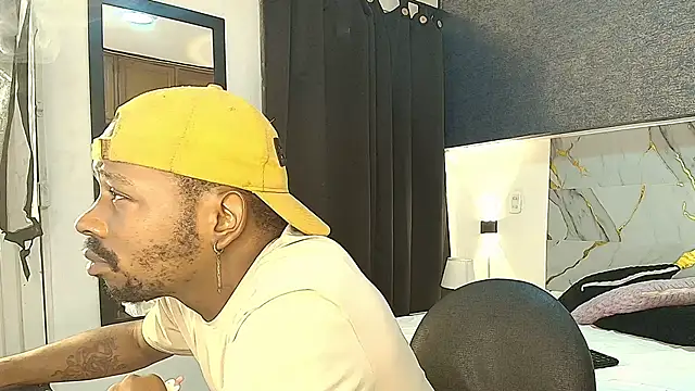 Snapshot of muller_asher chatting on November 6, 2025, 2:59 am muller asher online show from November 6, 2025, 2:59 am