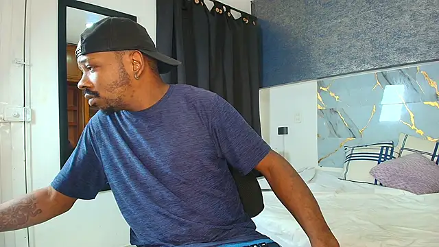 Snapshot of muller_asher chatting on November 28, 2025, 4:45 am muller asher online show from November 28, 2025, 4:45 am