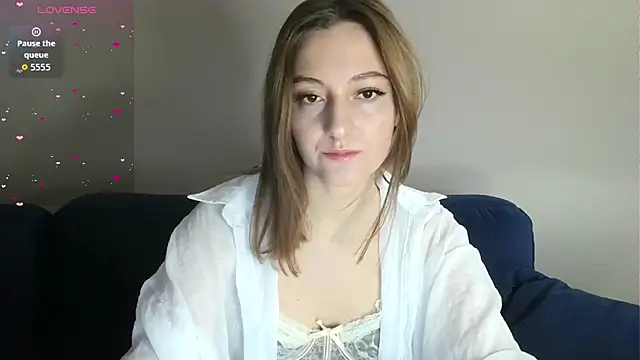 Snapshot of white_liillyy chatting on February 6, 2026, 6:26 pm white liillyy online show from February 6, 2026, 6:26 pm