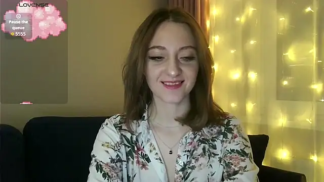 Snapshot of white_liillyy chatting on January 5, 2026, 10:35 pm white liillyy online show from January 5, 2026, 10:35 pm