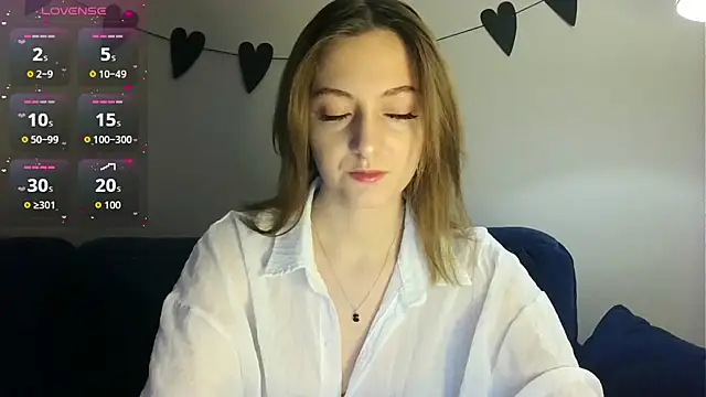 Snapshot of white_liillyy chatting on February 12, 2026, 8:30 pm white liillyy online show from February 12, 2026, 8:30 pm