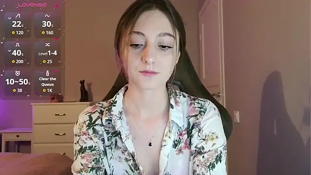 Snapshot of white_liillyy chatting on June 22, 2026, 9:23 pm white liillyy online show from June 22, 2026, 9:23 pm