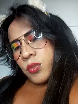 Snapshot of angela_bigdick chatting on October 27, 2025, 2:45 am angela bigdick online show from October 27, 2025, 2:45 am