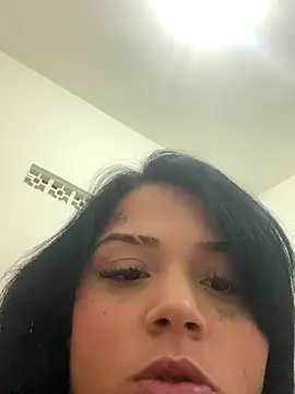 Snapshot of Babebommer chatting on October 8, 2025, 10:43 pm Babebommer online show from October 8, 2025, 10:43 pm