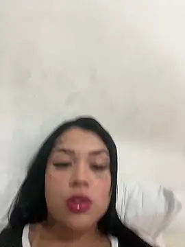 Snapshot of Babebommer chatting on October 14, 2025, 12:22 am Babebommer online show from October 14, 2025, 12:22 am