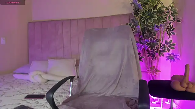 Mia mtnz02 online show from April 6, 2026, 2:40 am