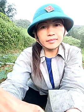 Snapshot of Exembin chatting on September 22, 2025, 10:54 am Exembin online show from September 22, 2025, 10:54 am