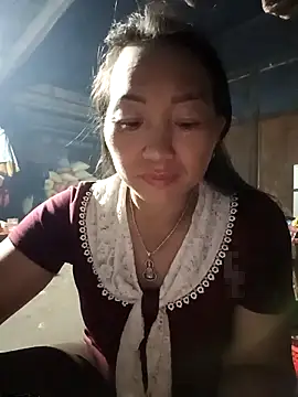 Snapshot of Exembin chatting on November 2, 2025, 12:10 pm Exembin online show from November 2, 2025, 12:10 pm