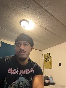 Snapshot of tyrek5051 chatting on December 1, 2025, 3:35 pm tyrek5051 online show from December 1, 2025, 3:35 pm