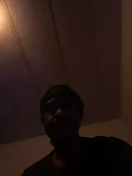 Snapshot of tyrek5051 chatting on November 30, 2025, 5:03 pm tyrek5051 online show from November 30, 2025, 5:03 pm