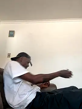 Snapshot of AllDayBbC chatting on December 1, 2025, 10:49 am AllDayBbC online show from December 1, 2025, 10:49 am