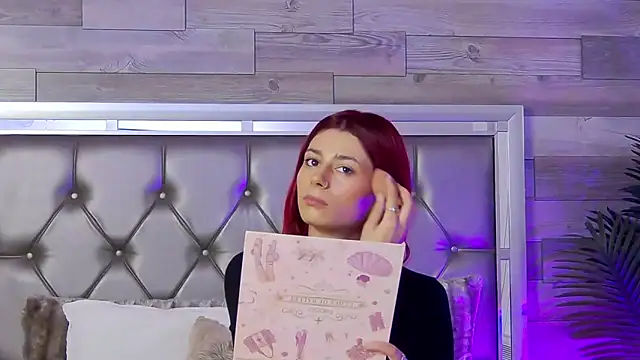 LunaHart online show from March 4, 2026, 4:09 am