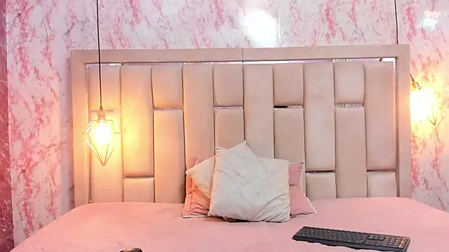 Snapshot of WILD_FIREE_ chatting on October 30, 2025, 7:33 pm WILD FIREE  online show from October 30, 2025, 7:33 pm