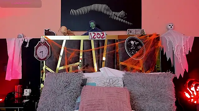 Snapshot of ScarletTorres chatting on October 29, 2025, 7:02 pm ScarletTorres online show from October 29, 2025, 7:02 pm