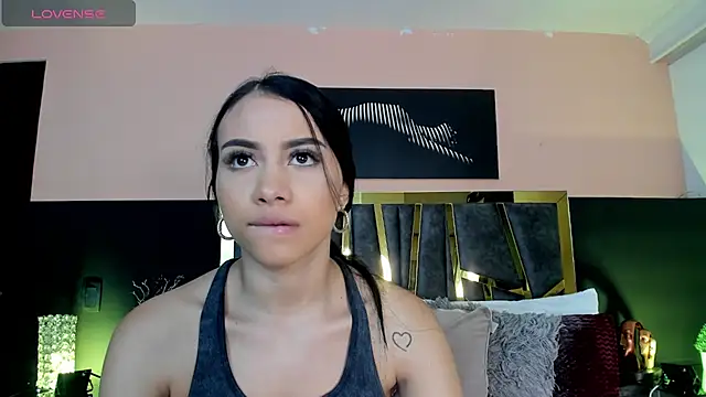 ScarletTorres online show from December 20, 2025, 3:04 pm