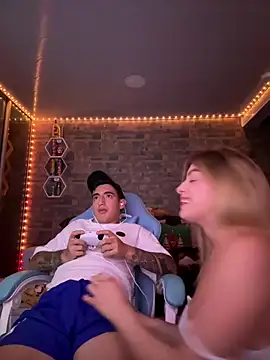 Melissa coll online show from November 18, 2025, 6:28 am