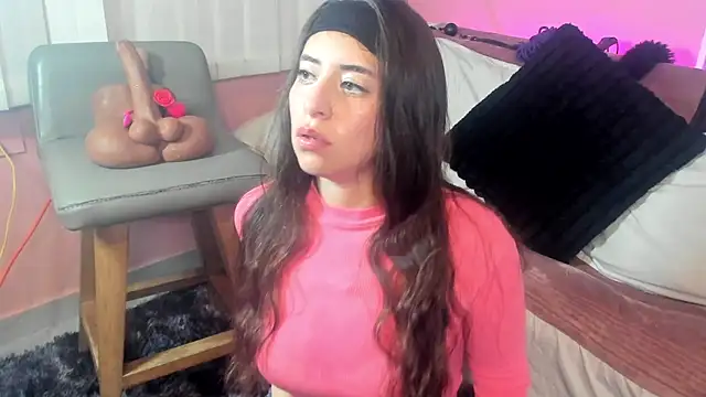 Keyla ruiz  online show from June 4, 2026, 7:40 pm