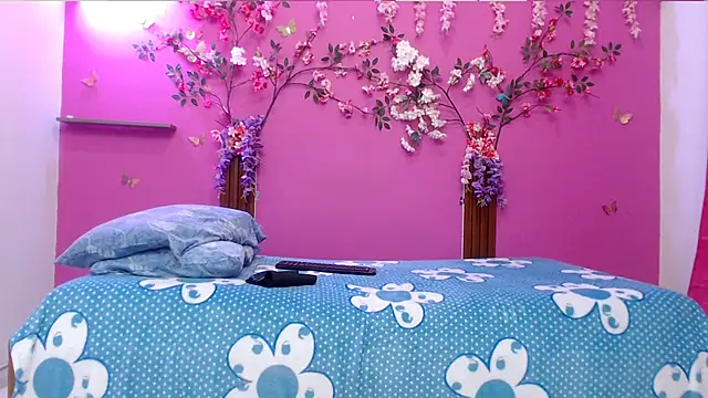 skinnybarbie022 online show from March 7, 2026, 12:28 am