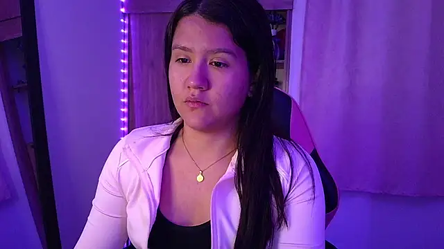 Snapshot of Oliviawatson1 chatting on June 20, 2026, 11:59 am Oliviawatson1 online show from June 20, 2026, 11:59 am